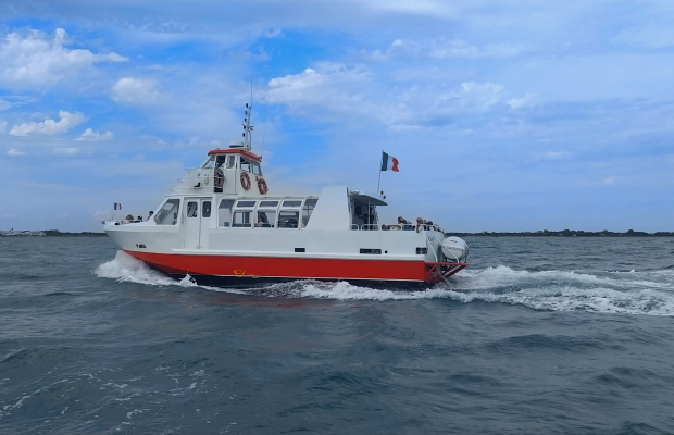 Étrave Croisières - camargue.fr