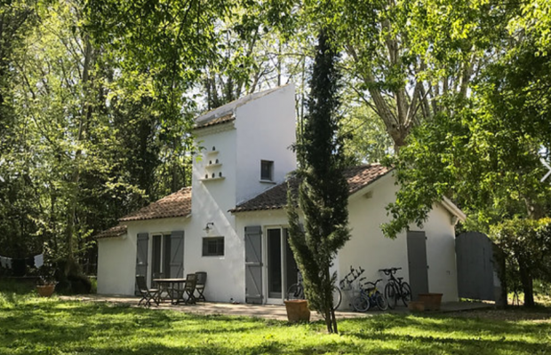 Les Grandes Cabanes du Vaccarès - camargue.fr